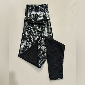 Lululemon Wunder high-waisted 25” Leggings Dark Gray and Silver Metallic Size 4
